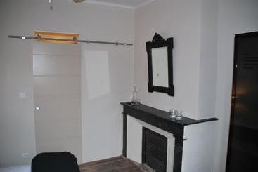 تختخواب و صبحانه La Maison Au Puits