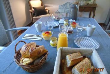 تختخواب و صبحانه La Suite Saint Jean  Chalon Sur Saône