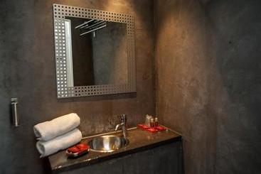 هتل B Lodge