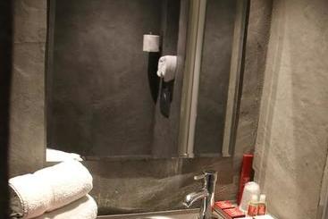 هتل B Lodge