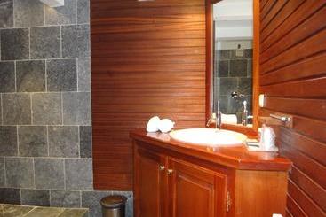 هتل B Lodge