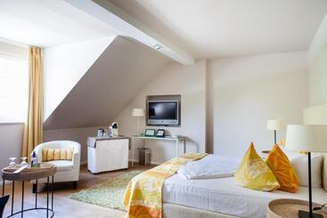 בית מלון כפרי Zur Linde Dein Self Check In