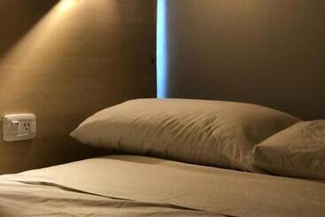 هتل Blue House Youth Hostel