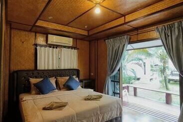 هتل Koh Kood Neverland Beach Resort