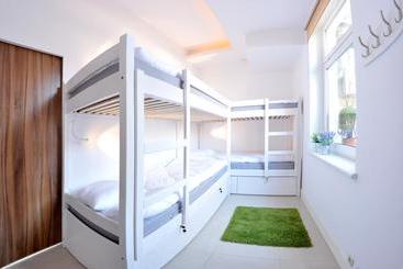 هتل Midtown Hostel