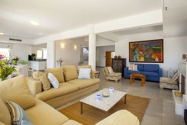 Sunset Beachfront Villa Meneou
