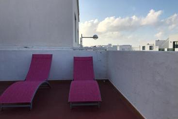 Red Star Surf   Hostel