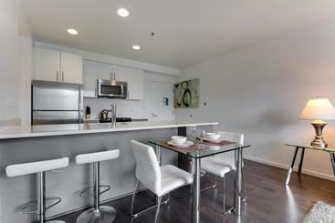 Global Luxury Suites At Kendall East