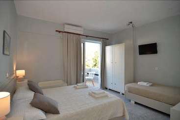 هتل Arion Beach
