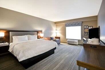 בית מלון כפרי Hampton Inn Livonia Detroit