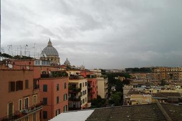 تختخواب و صبحانه Accomodation Roma Imperiale