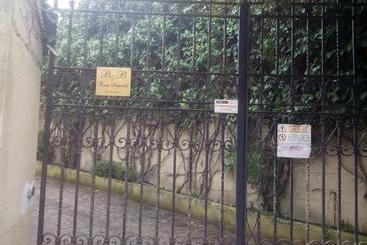 تختخواب و صبحانه Accomodation Roma Imperiale