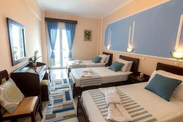 هتل Sirena Beach