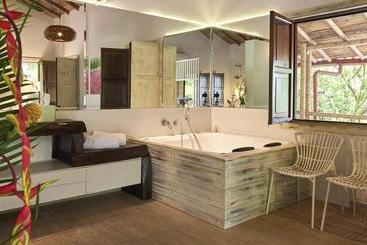 استراحتگاه Hacienda Combia