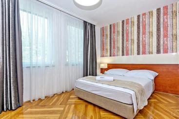 Aparthotel Adeo