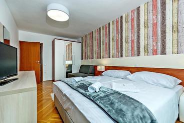Aparthotel Adeo