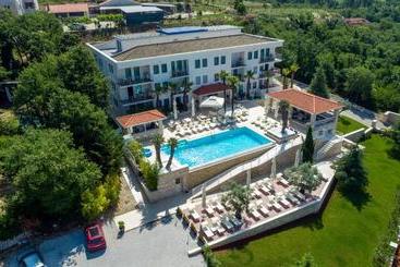 Aparthotel Adeo