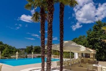 Aparthotel Adeo