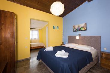 هتل Helena Apartments & Villas