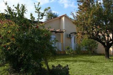 Отель Lighthouse Studios