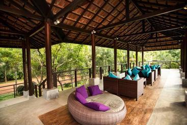 هتل Ranna 212 Beach Resort