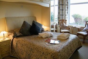 تختخواب و صبحانه Eastcote Luxury Guest House