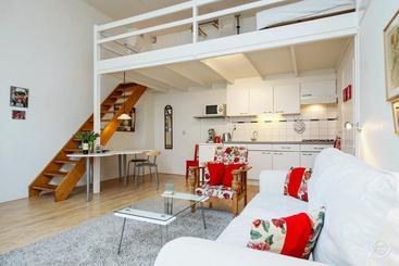 تختخواب و صبحانه Studio Boom Apartment