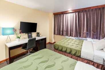 هتل Quality Inn Near Sunset Park