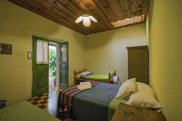 هاستل El Hostal Bnb Antigua