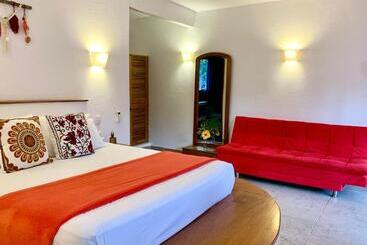 هاستل Primaluna Palomino