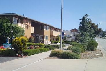 Thunderbird Motel