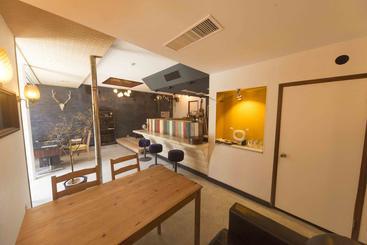 هاستل Book & Guesthouse Hitotomaru