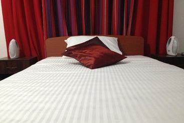 هتل Cinnamon Airport Residencies