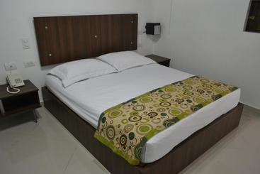 هتل Punto Dos Suites