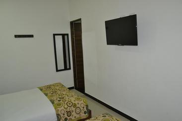 هتل Punto Dos Suites