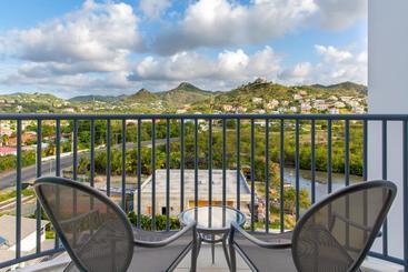 استراحتگاه Harbor Club St Lucia, Curio Collection By Hilton