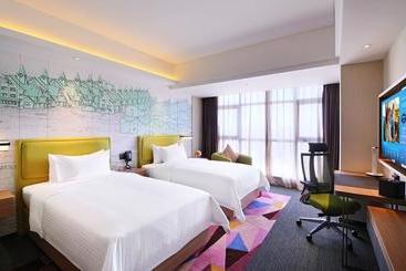 هتل Hampton By Hilton Beihai Station