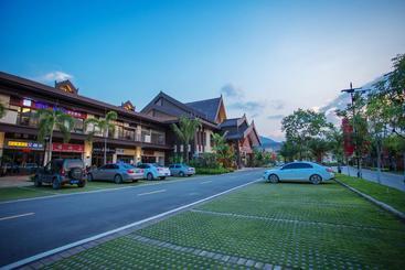 هتل Xishuangbanna Yajule City Golf