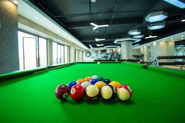 هتل Xishuangbanna Yajule City Golf