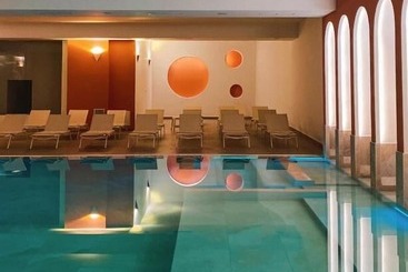 בית מלון כפרי Fllad Resort & Spa