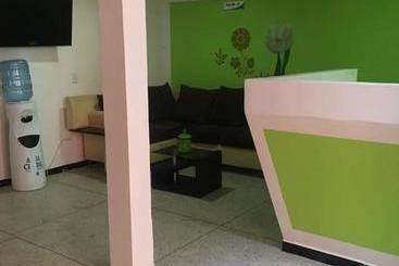 هتل Cartago Plaza