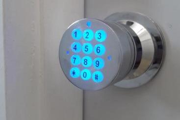 Bell At The Airport Suites   Adults Only