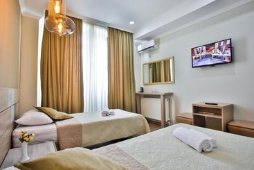 هتل Terrace Kutaisi