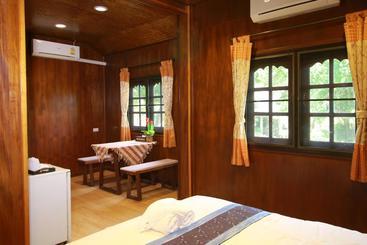 استراحتگاه Papa's Garden