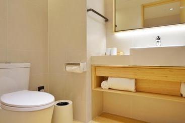 Ji Hotel Qiqihar Emancipation Door