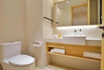 Ji Hotel Qiqihar Emancipation Door