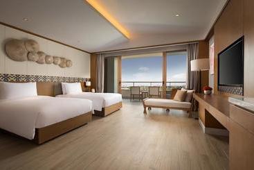 هتل La Fountain  & Resort Sanya