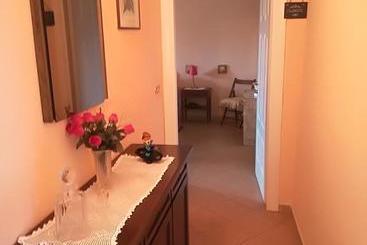تختخواب و صبحانه Casa Fiorita