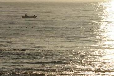 تختخواب و صبحانه Sun & Sand Guesthouse