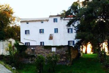 مبيت وإفطار Ponteronico Resort